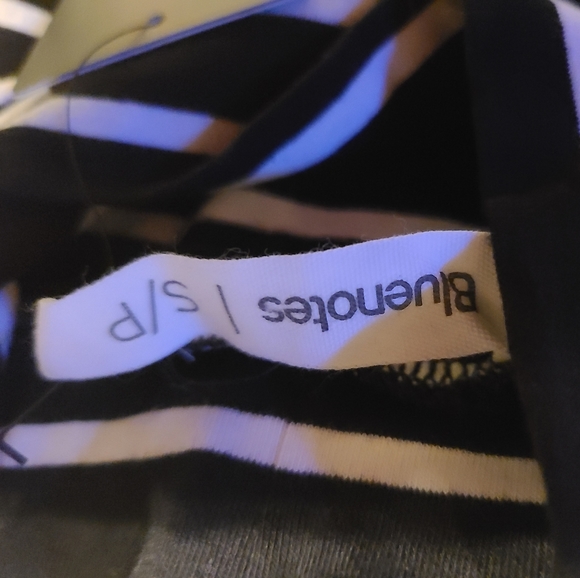 Mock neck crop top - Picture 3 of 3